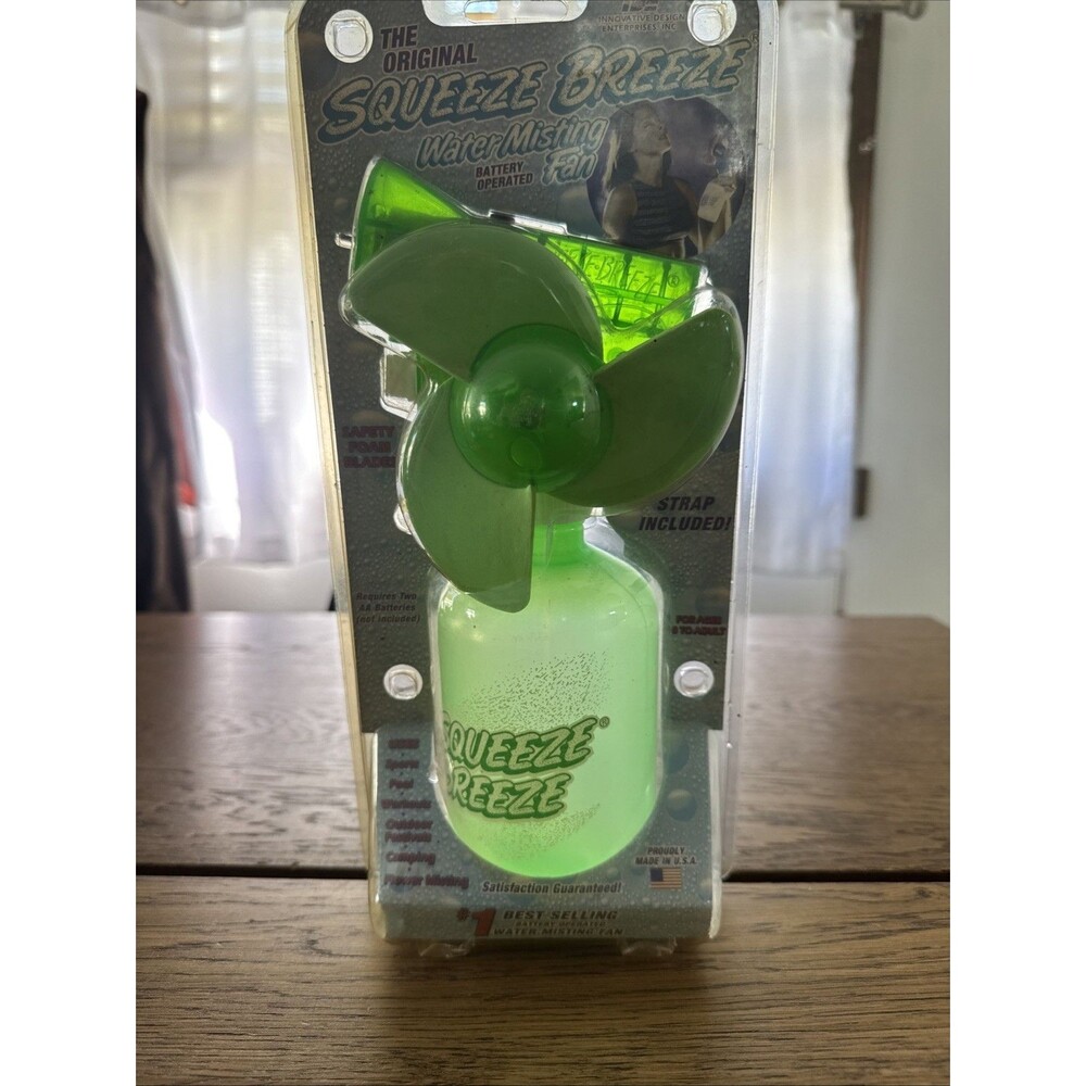 Vintage The Original Squeeze Breeze Sports Water Bottle Misting Fan Lime 1997